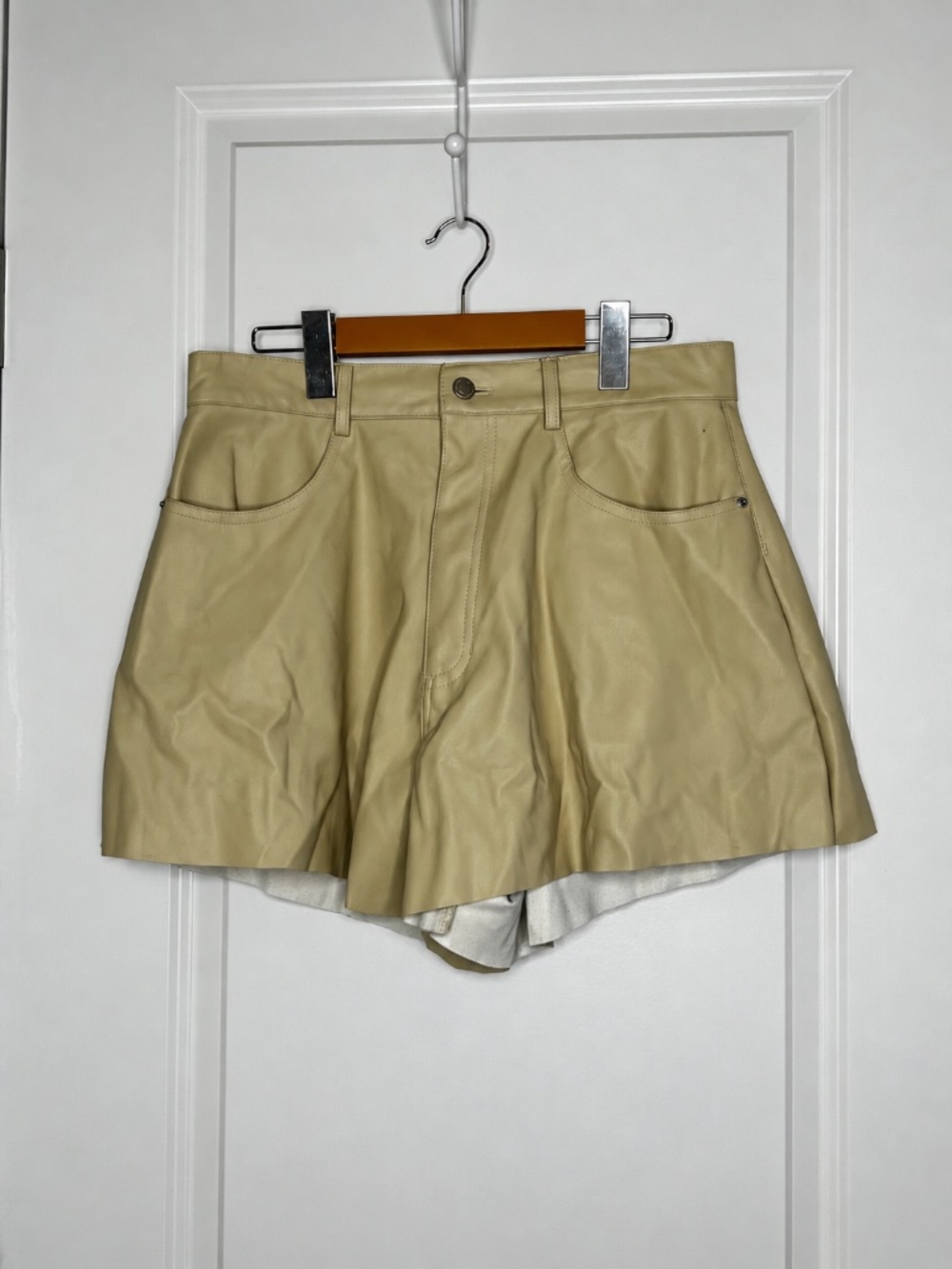 WeWoreWhat Cream Faux Leather Shorts – Size 31
